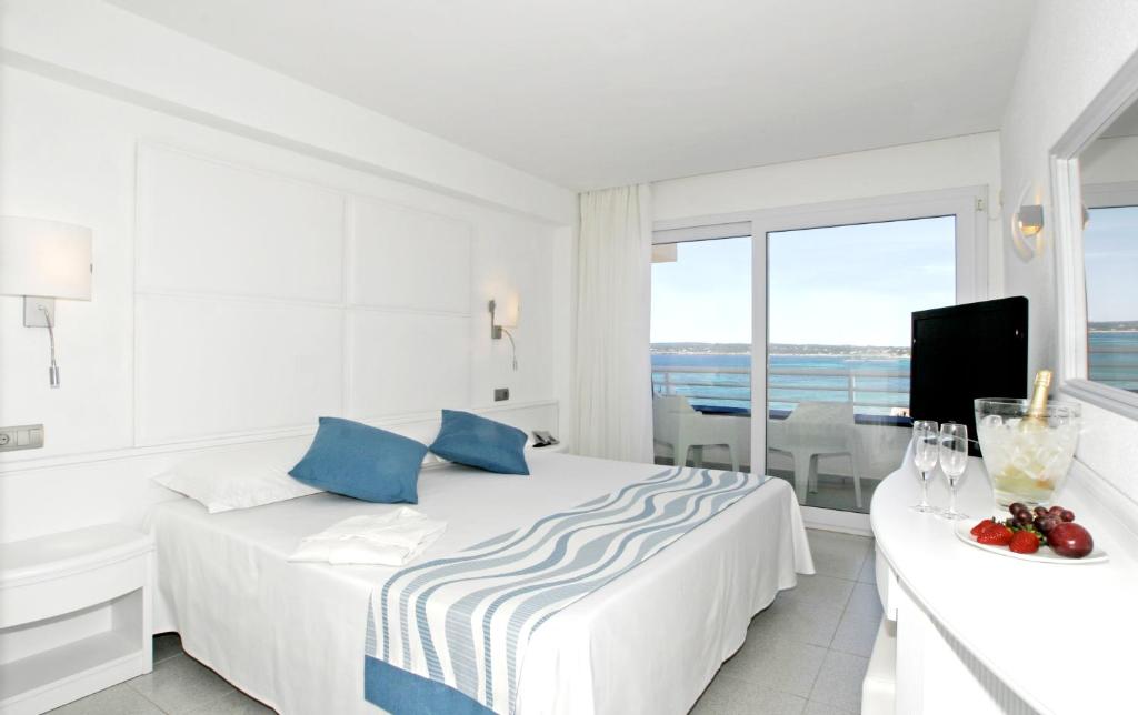 Room, Double Bed, Lateral Side Sea View