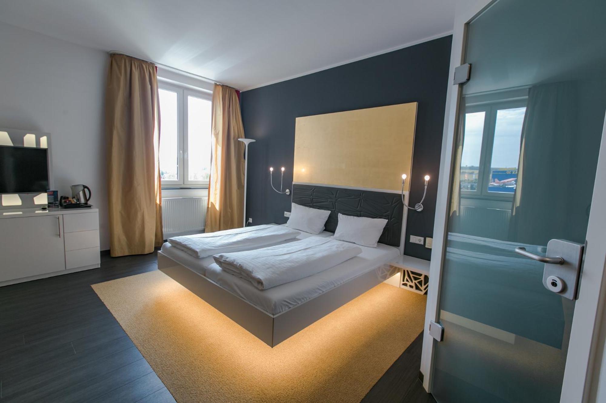 Hotel Sinsheim 12/40