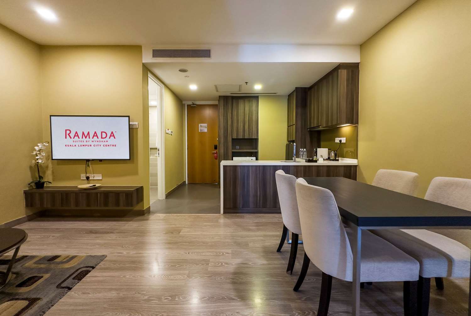 Ramada Suites by Wyndham Kuala Lumpur City Centre 54/64