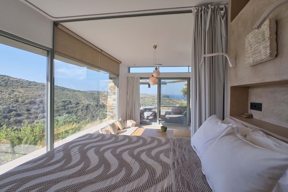 Hidden Retreats Kythera 6/50