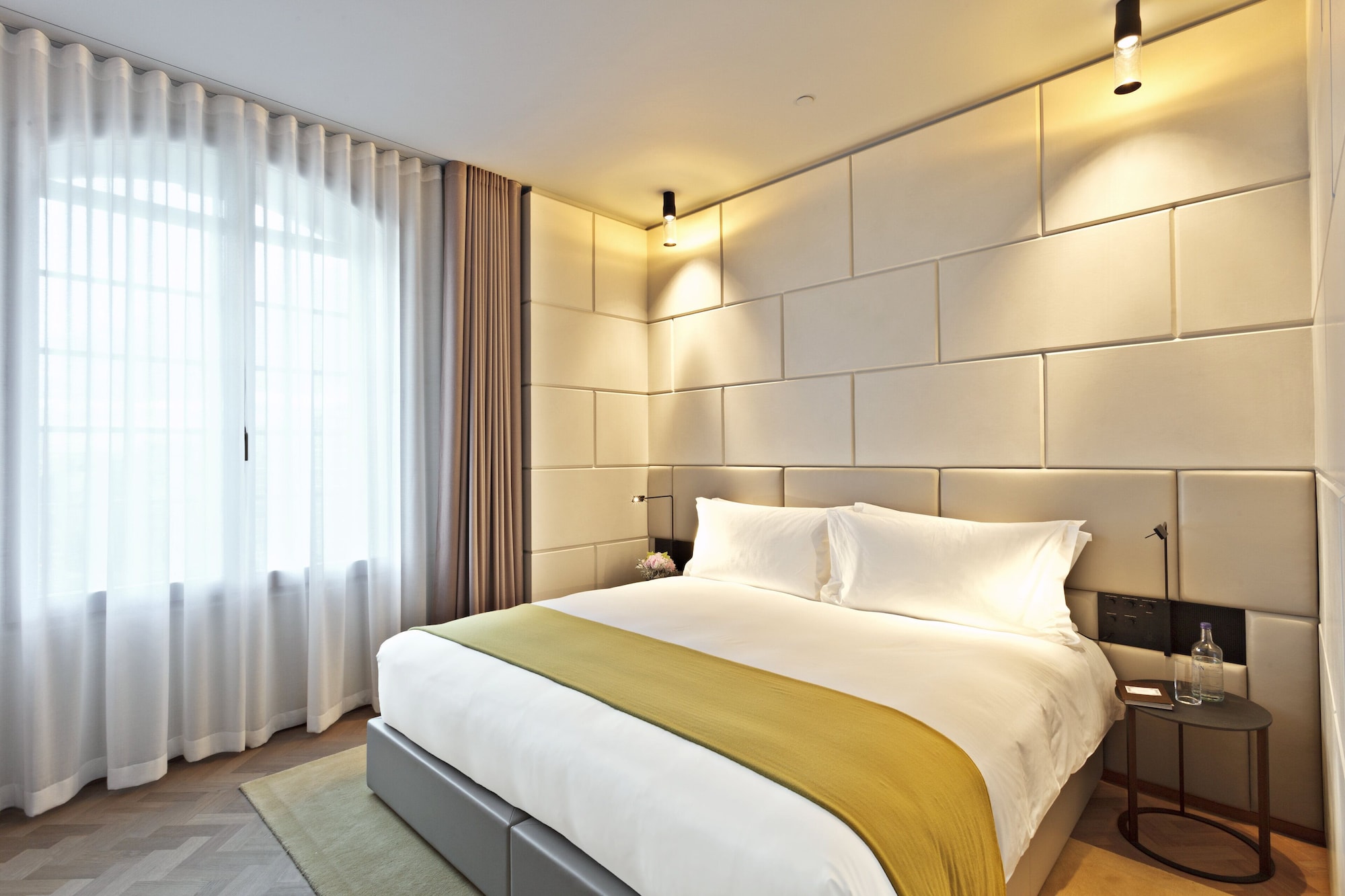 Regent, Suite, King Bed