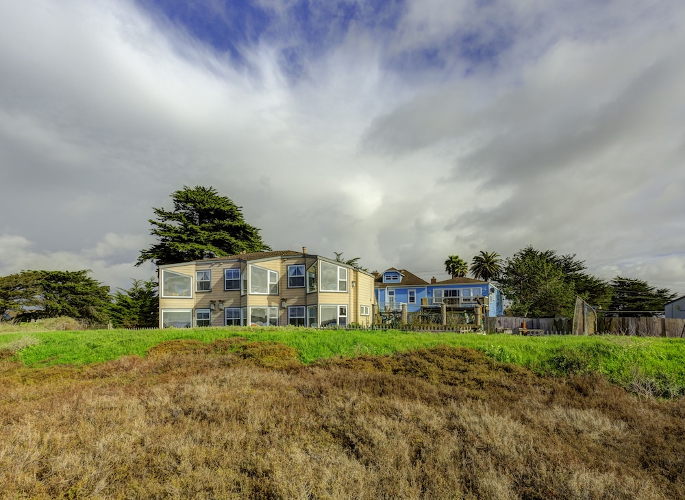 Captain's Inn At Moss Landing 6/74