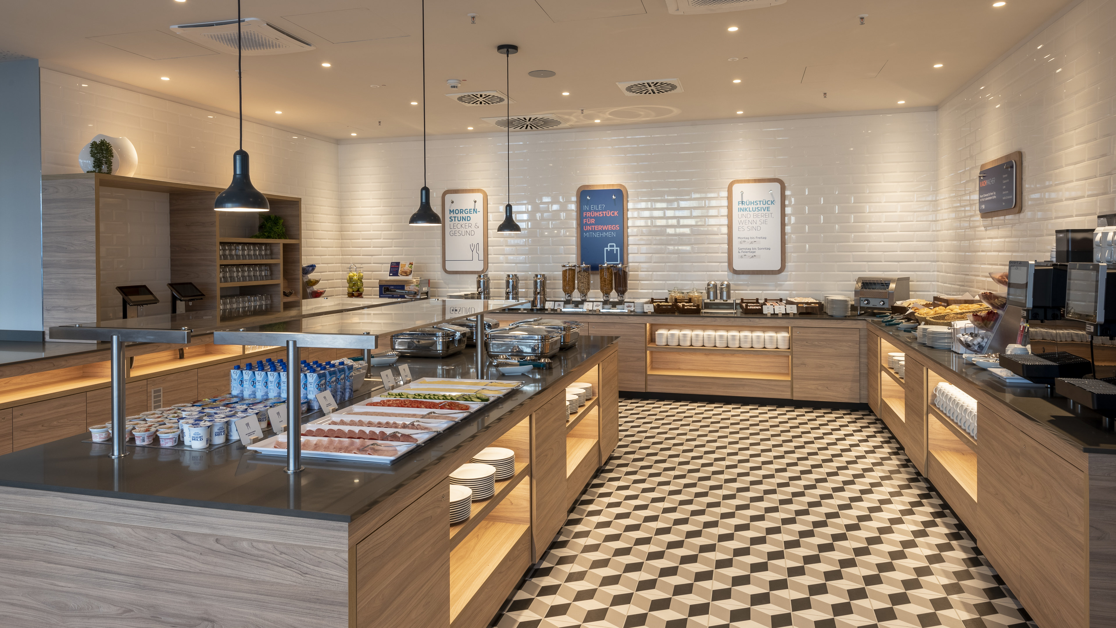 Holiday Inn Express Dusseldorf Hauptbahnhof 44/59