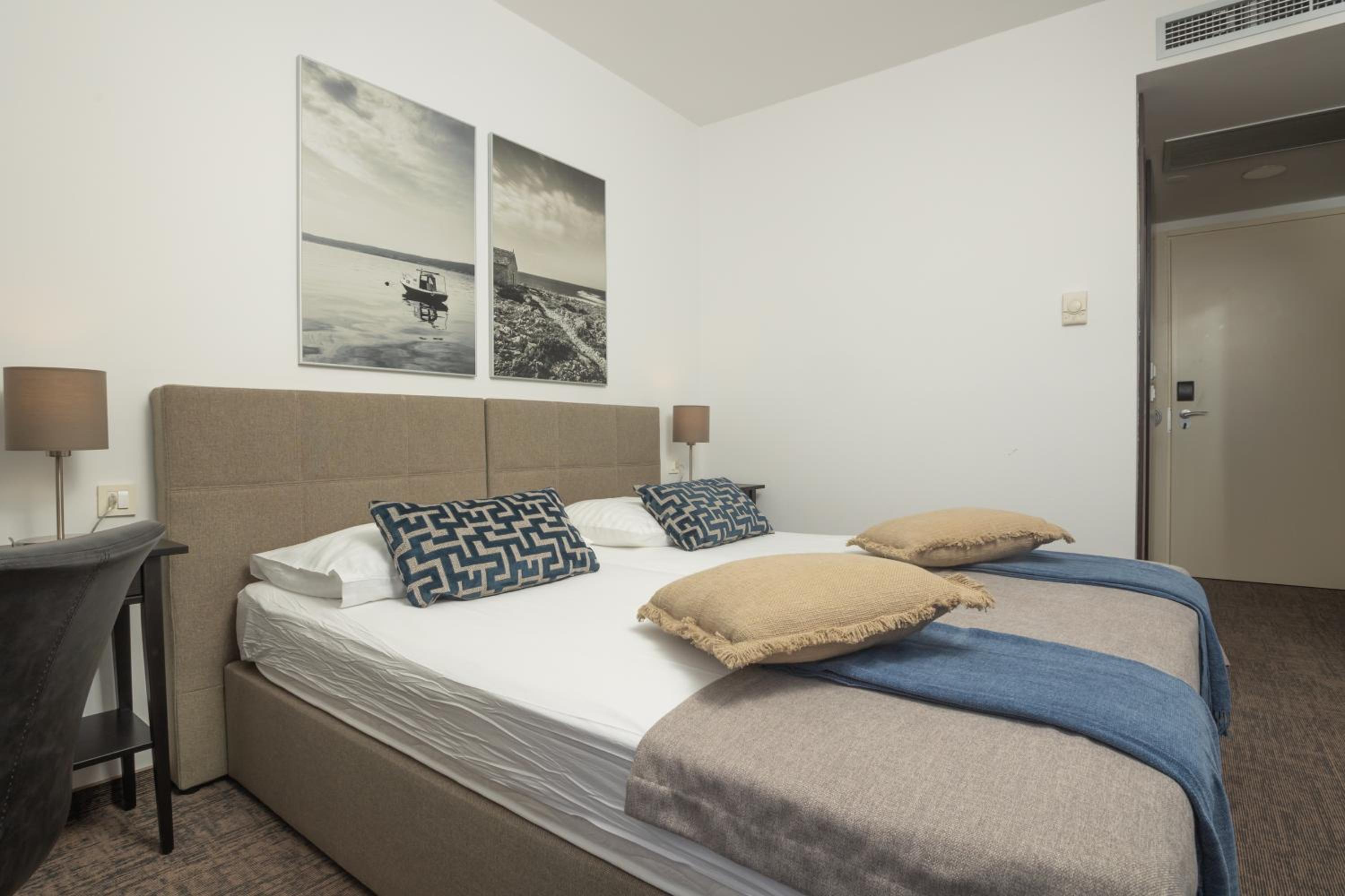 Classic, Double Bed, Sea Side, Balcony