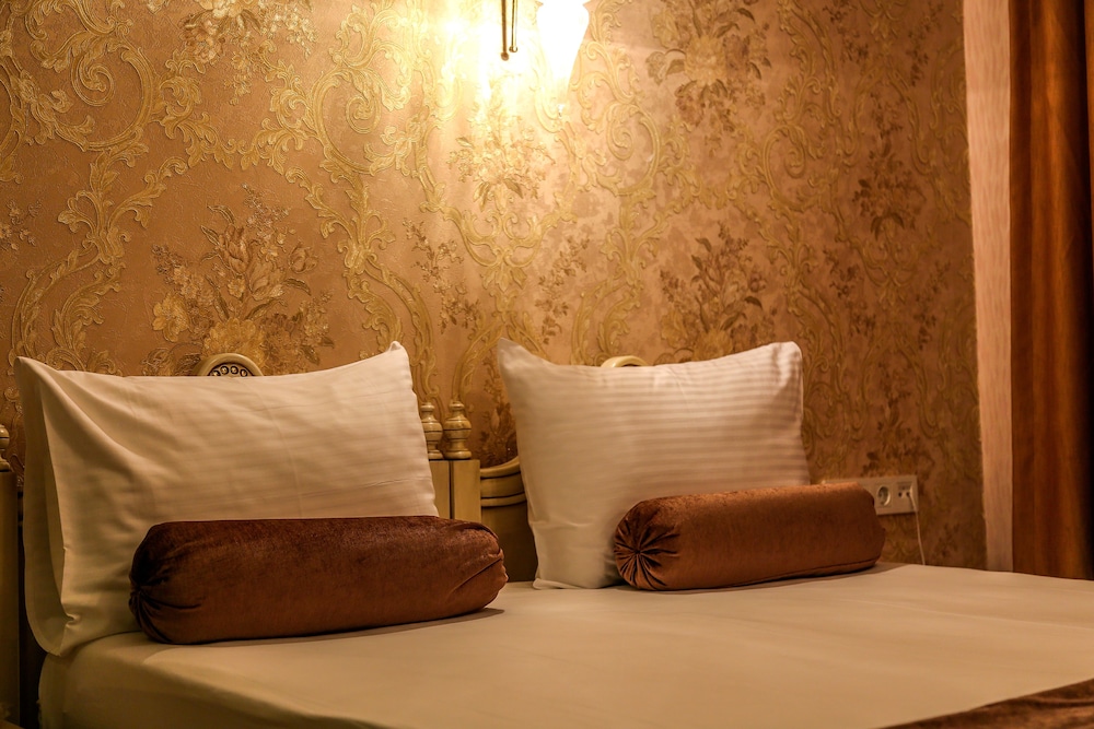 Kaftan Hotel 35/75