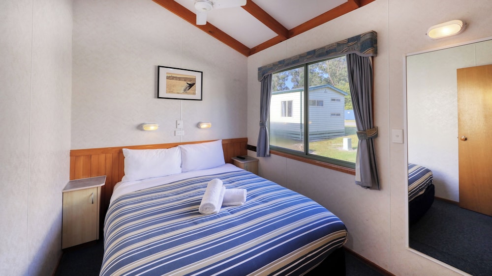 Cove, Snug, Villa, 2 Queen Beds, 4 Bathrooms