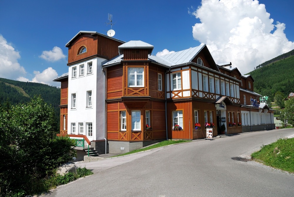 Hotel Snezka 4/68