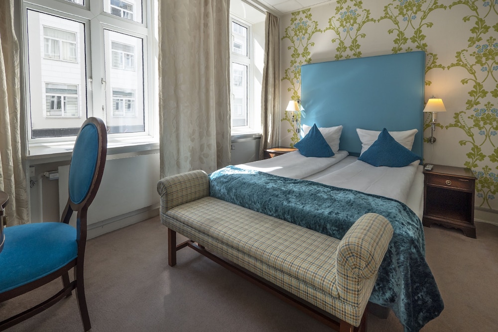 Hotel Mayfair 28/67