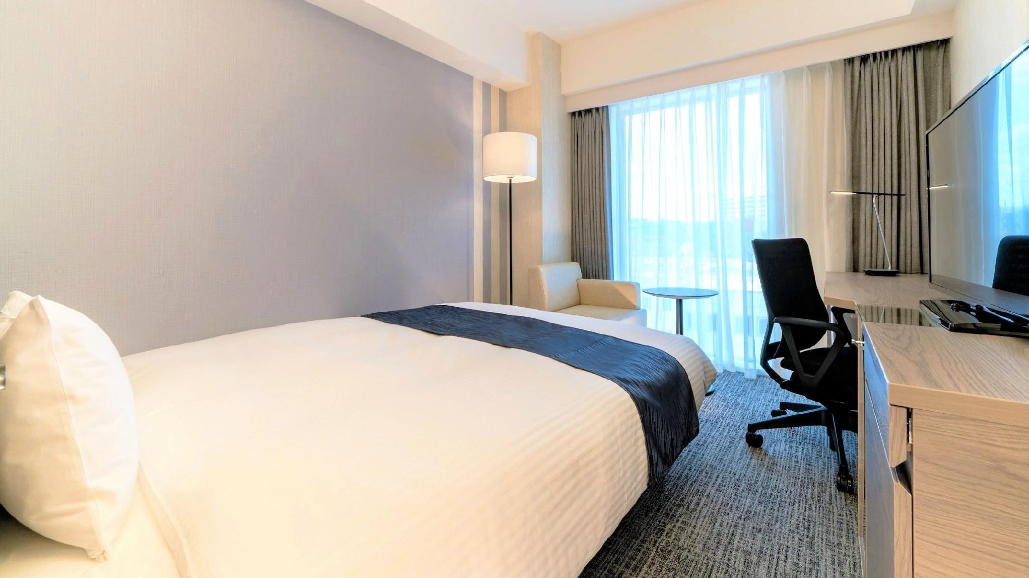 Moderate, Single, Double Bed