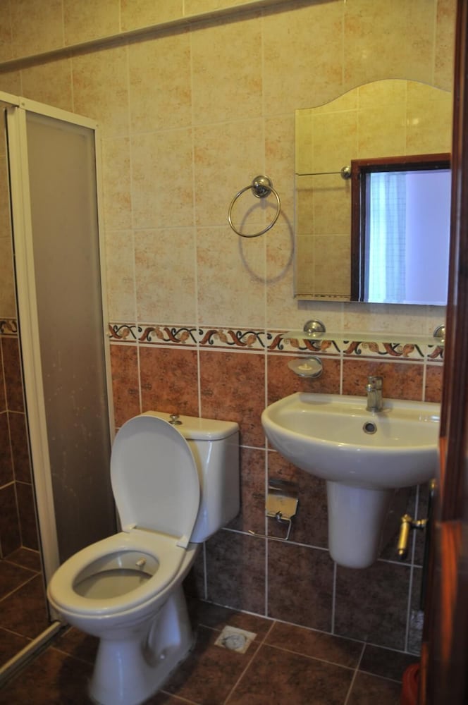 Tolay Hotel 27/28