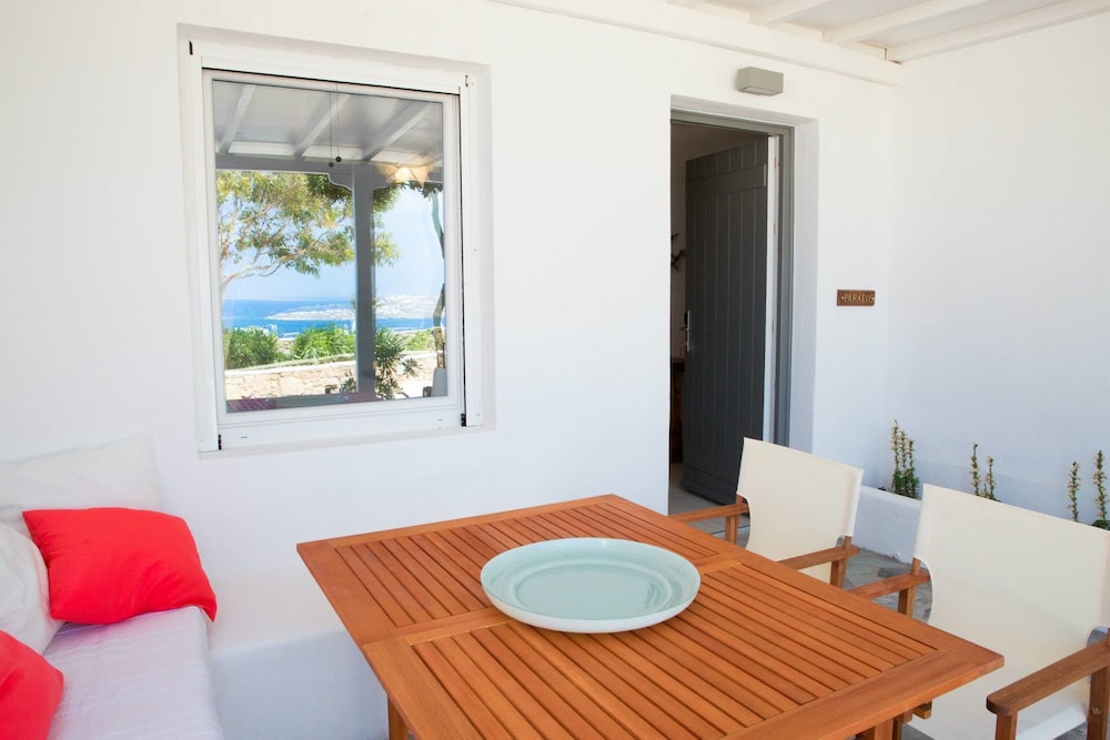 Bellou Suites 34/50