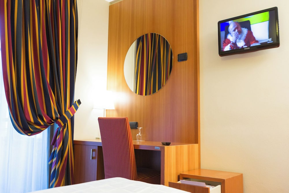 Hotel Touring 69/77