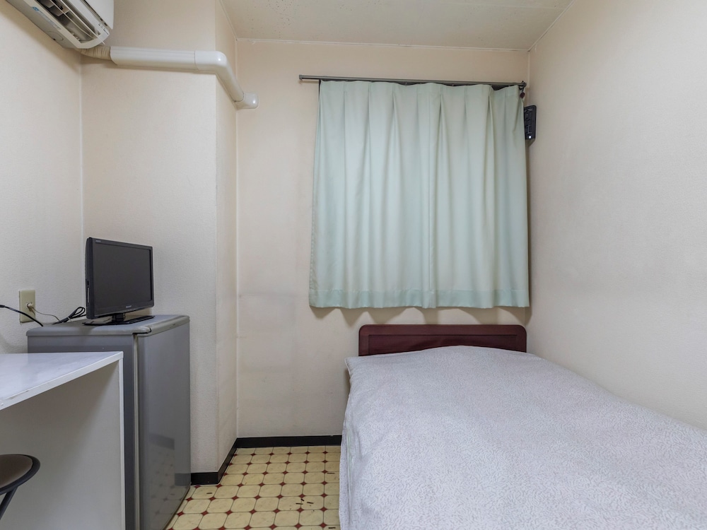 Business Hotel Kaga 48/50