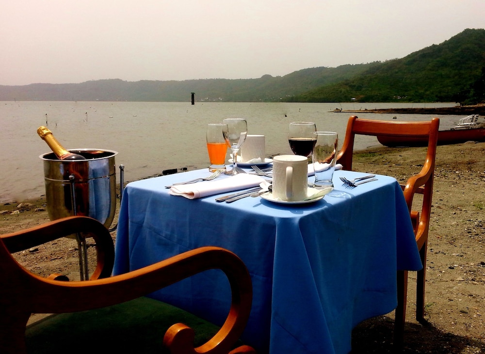 Paradise Resort Lake Bosomtwe 9/22