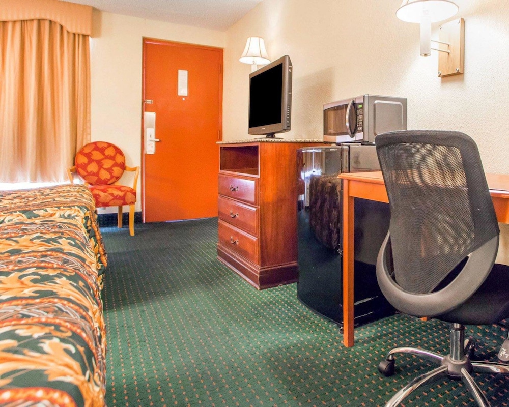Rodeway Inn Mount Laurel Hwy 73 22/27