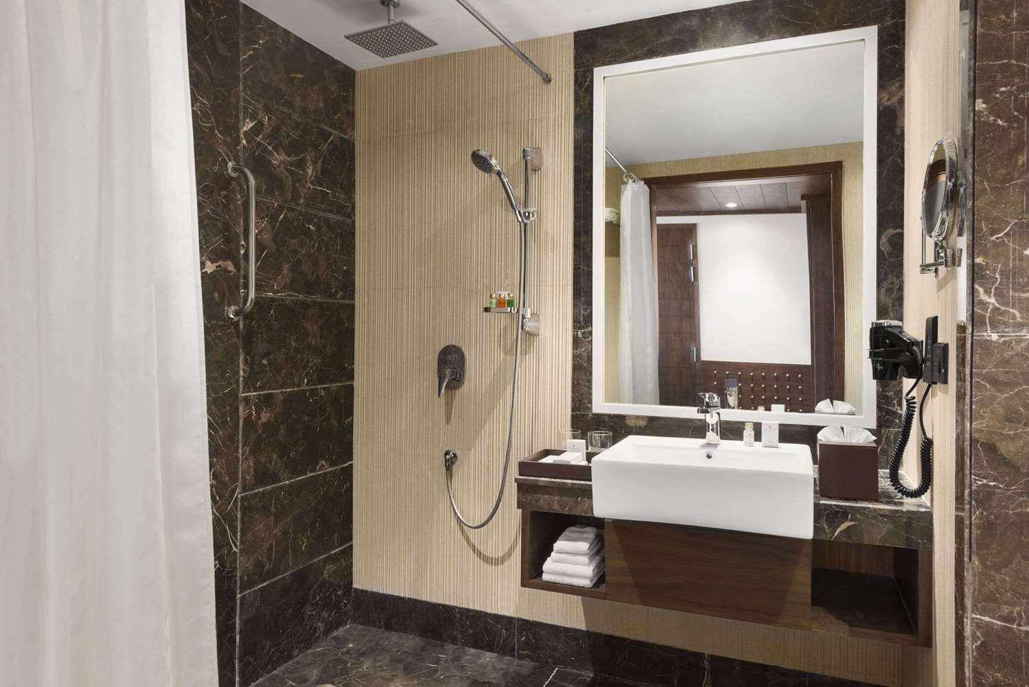 Saura Hotel Agra A Club Mahindra 24/26