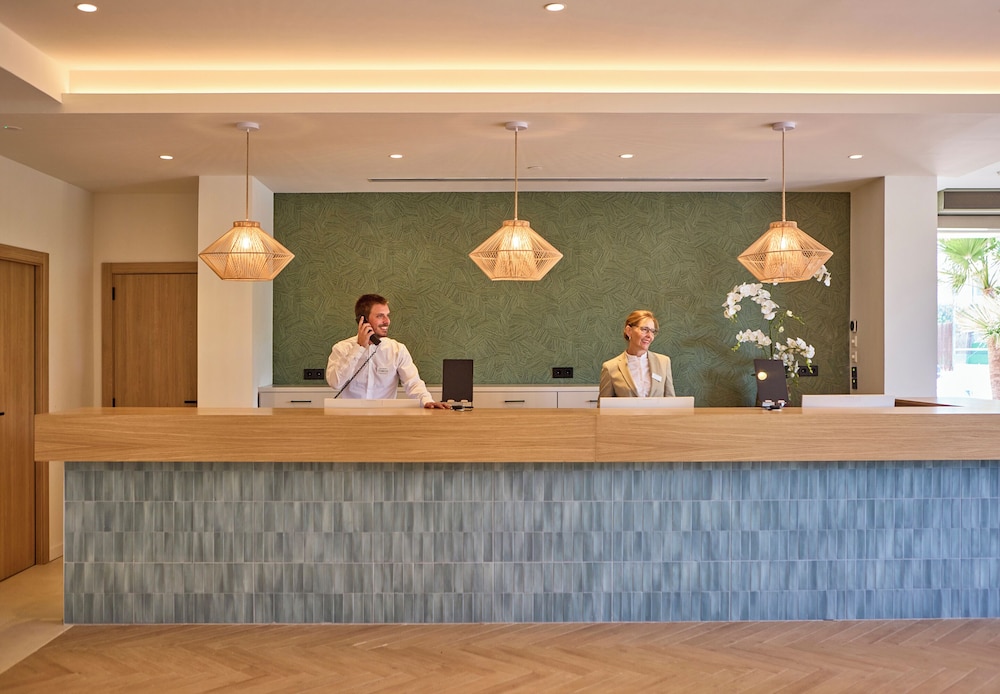 Universal Hotel Romantica 10/63