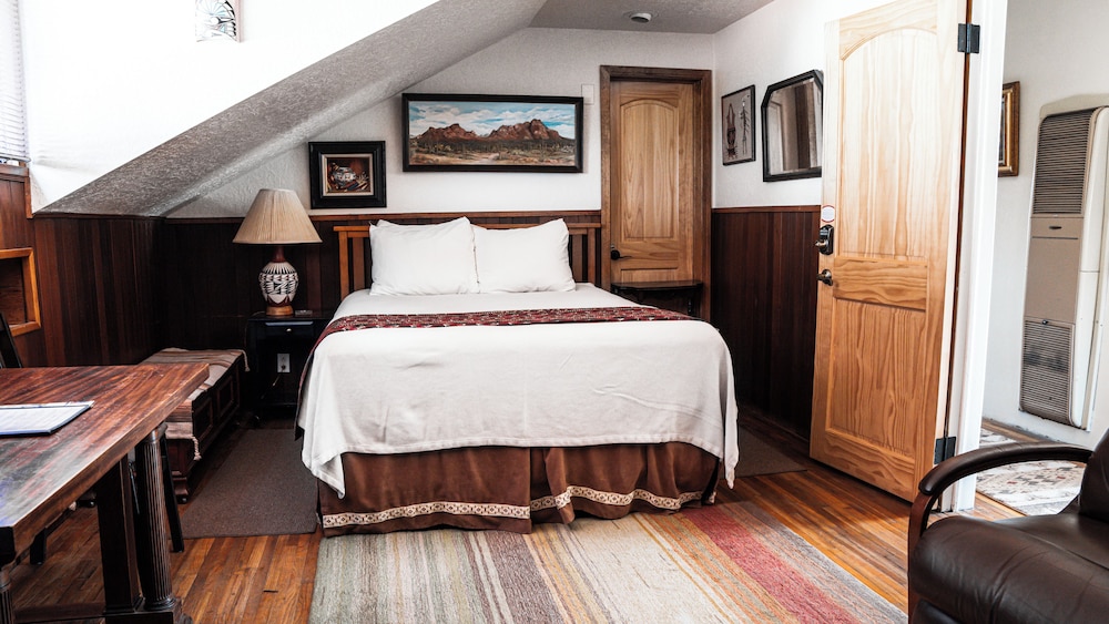 Sunrise, Deluxe, Suite, Queen Bed