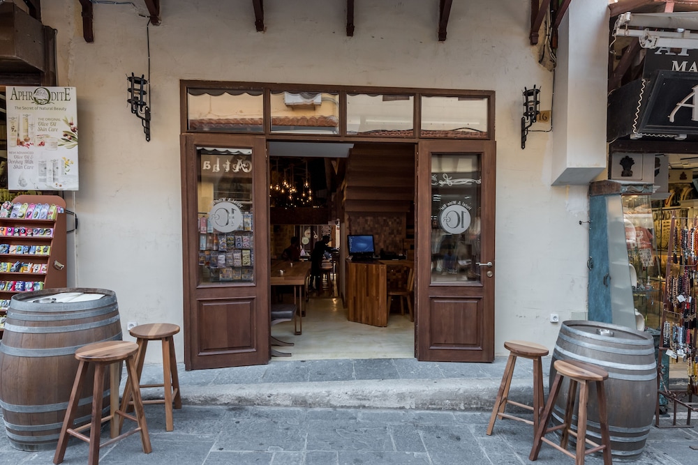 10GR Boutique Hotel & Wine Bar - Adults Only 54/64