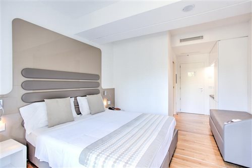 Room, Single, Double or Twin Bed