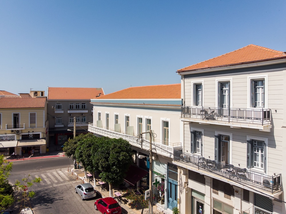Plaza 1866 Superior City Rooms in CHANIA