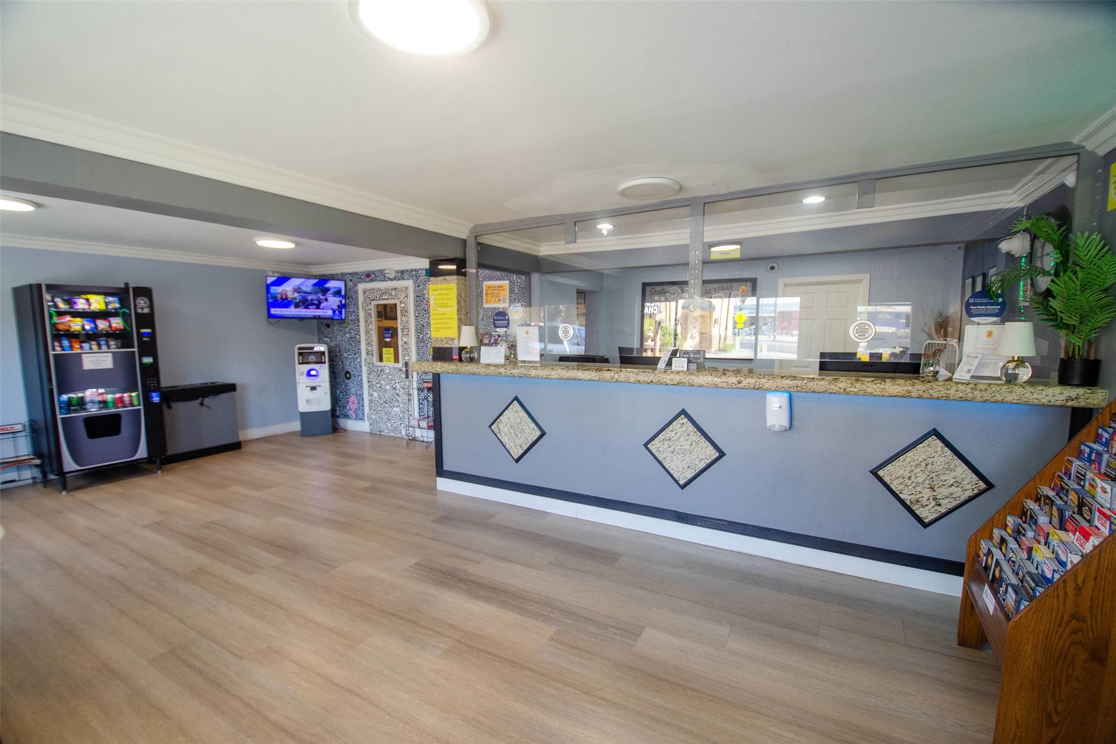 Super 8 By Wyndham Las Vegas North Strip/Fremont St. Area 3/12
