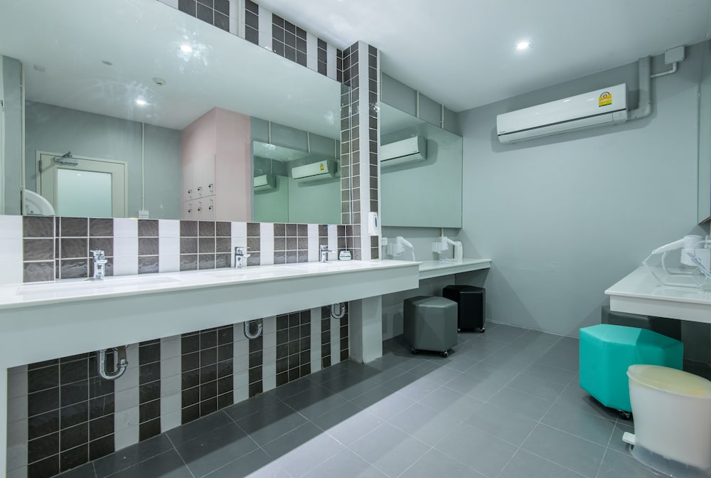 Siam Stadium Hostel 9/54
