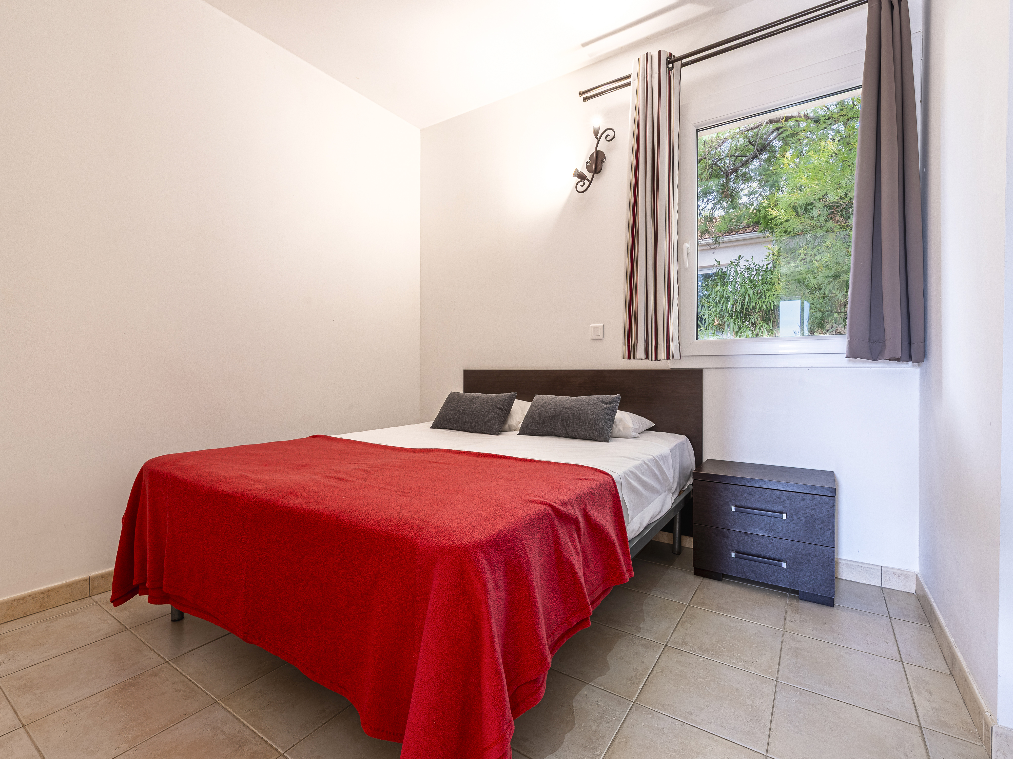 2 BEDROOMS, HOME