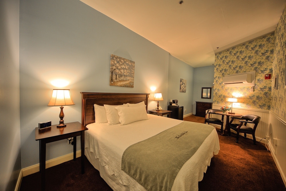 Inn At St John 9/36
