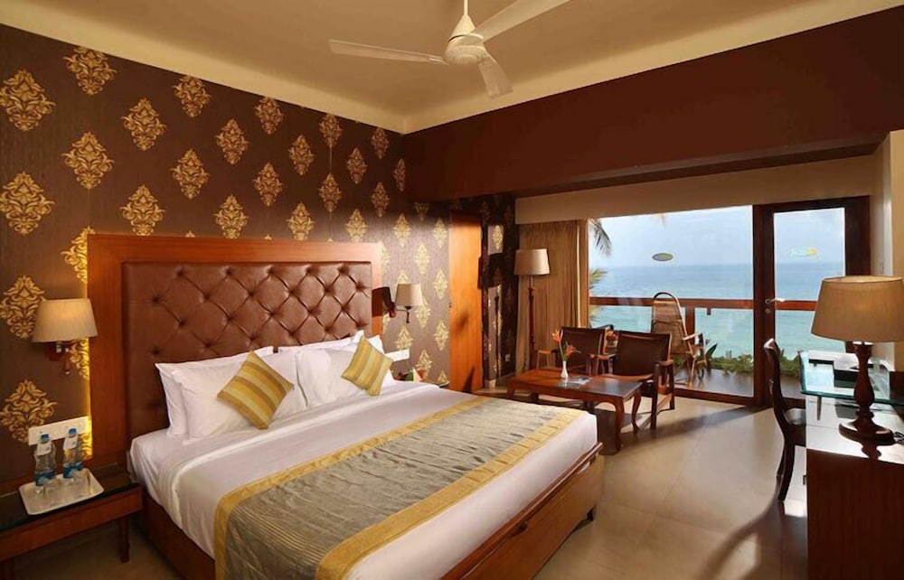 Room, King Bed, Coast View