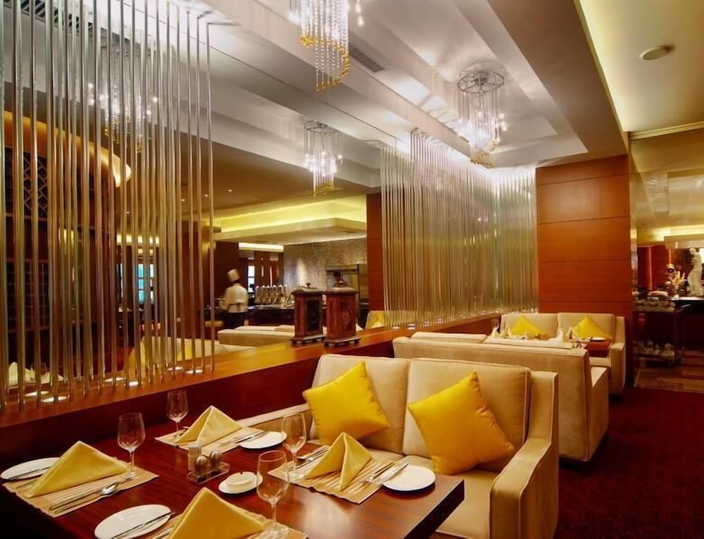 New Century Grand Hotel Shaoxing 26/47