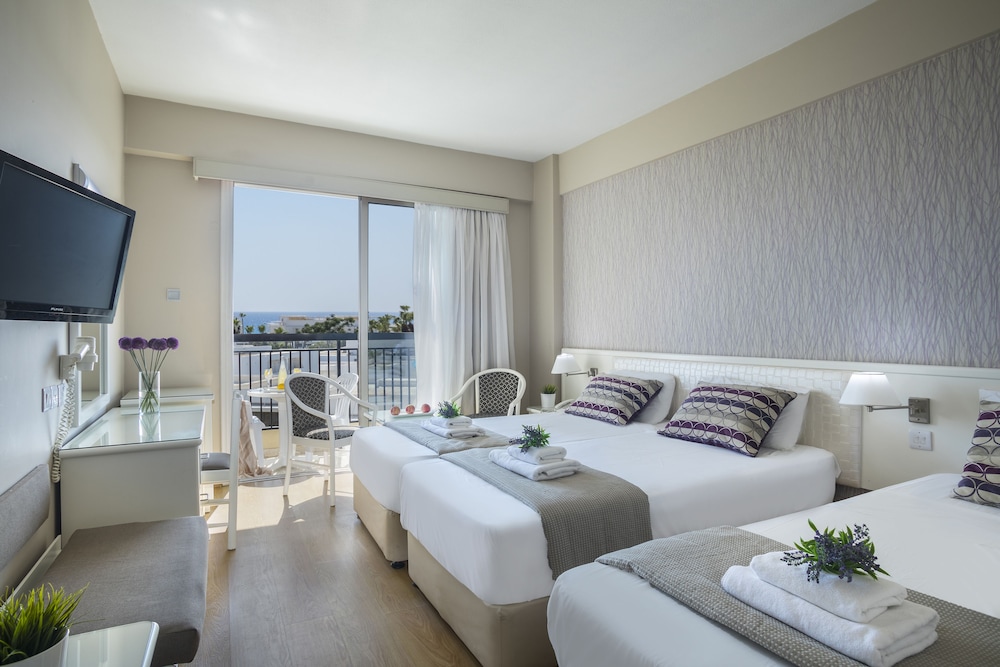 Pavlo Napa Beach Hotel 15/62