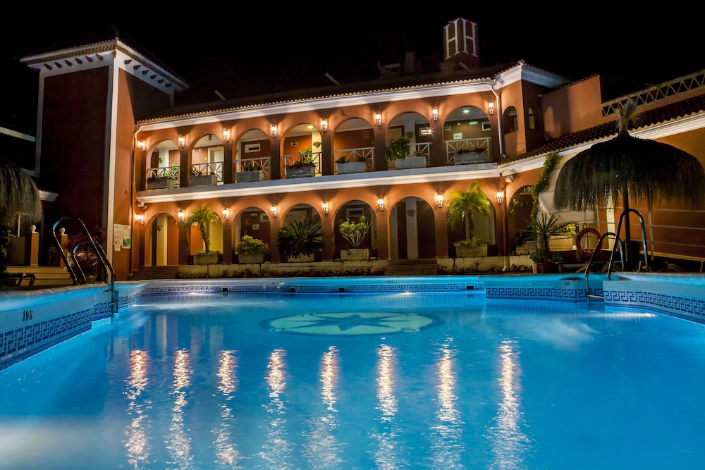 Hotel Los Arcos 4/63