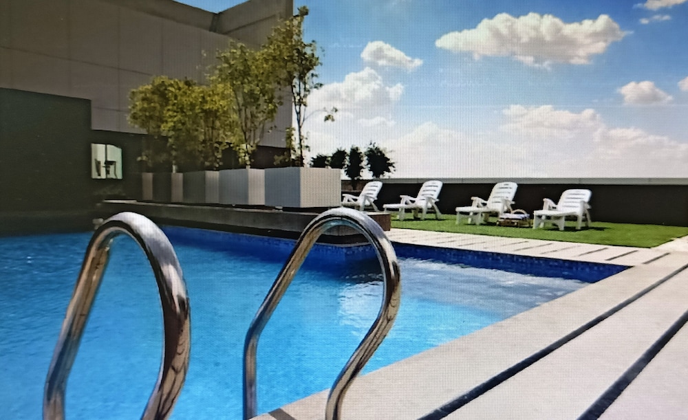 St Laurn Business Hotel 12/15