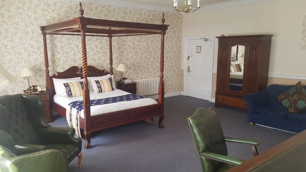 Four Poster, King Bed, Garden View