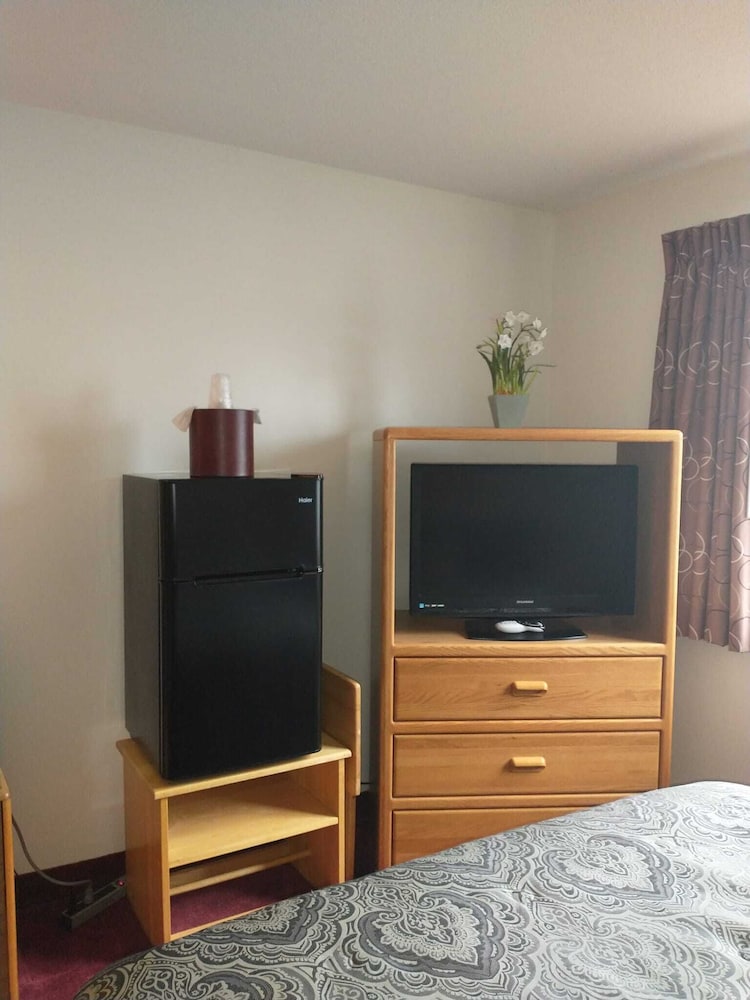 Sauk River Inn & Suites, a Travelodge by Wyndham 5/42