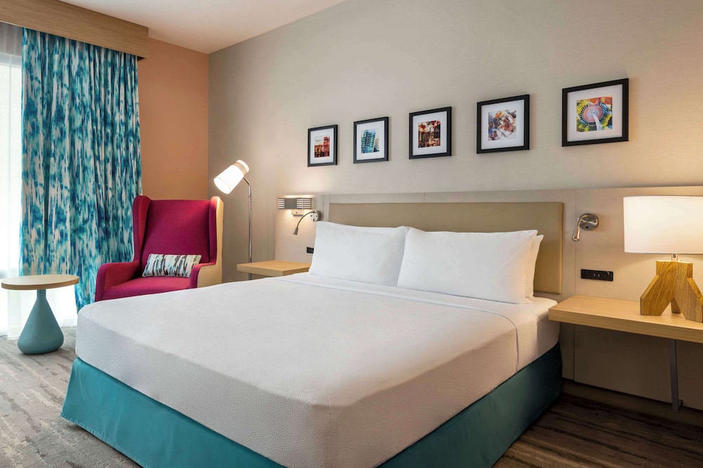 ROOM, KING BED, ACCESSIBLE