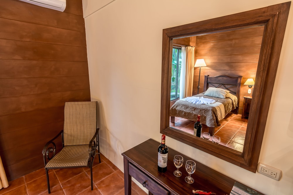 Hotel El Silencio Del Campo 24/71