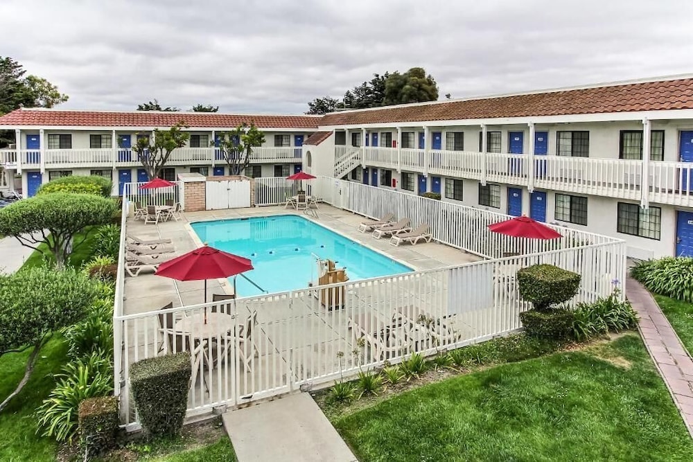 Motel6 Salinas, CA - North Monterey Area 7/41