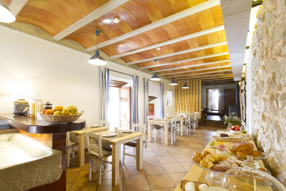 Can Cota Boutique Hotel 55/67