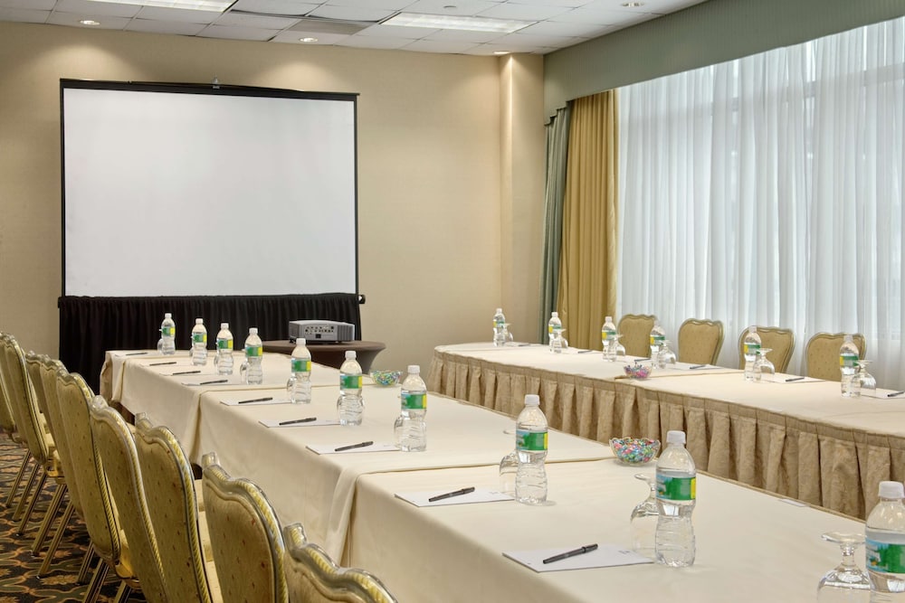 Hilton East Brunswick Hotel Executive Meeting Center 40/45
