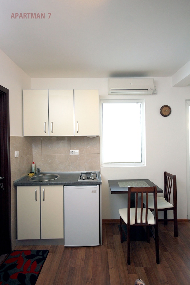 Apartments Kojic 8/75