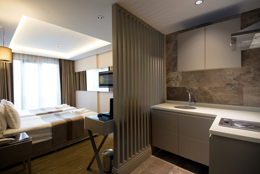 Gk Regency Suites Hotel 26/54