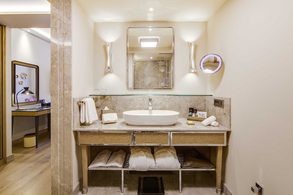Divan Bodrum 43/58