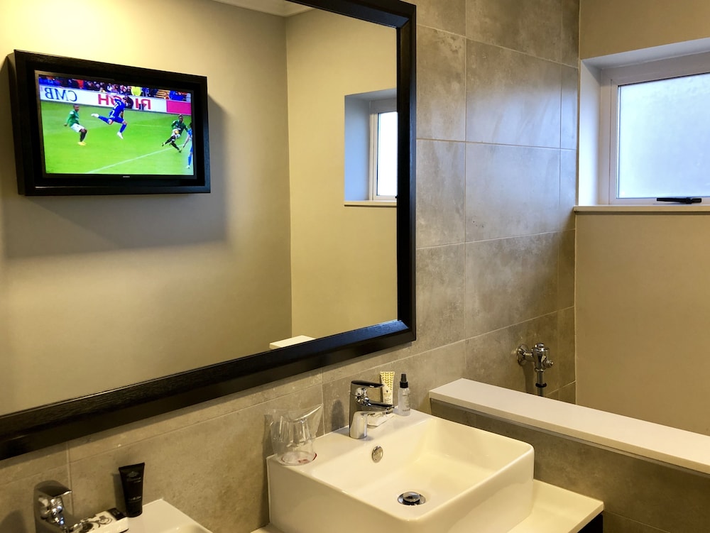 Belaire Suites 48/50