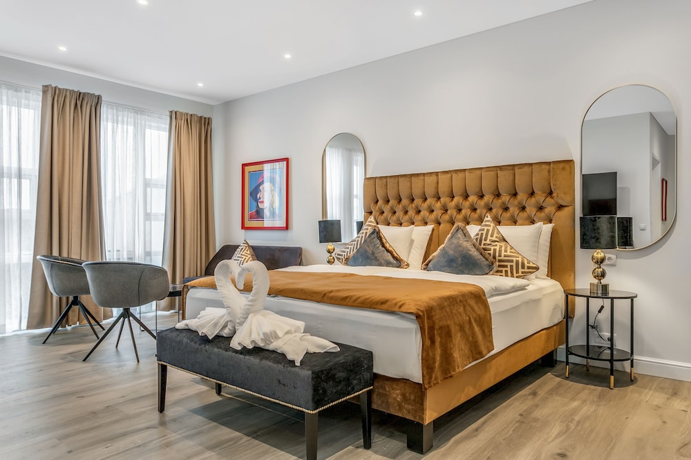 Gallery, Suite, King Bed