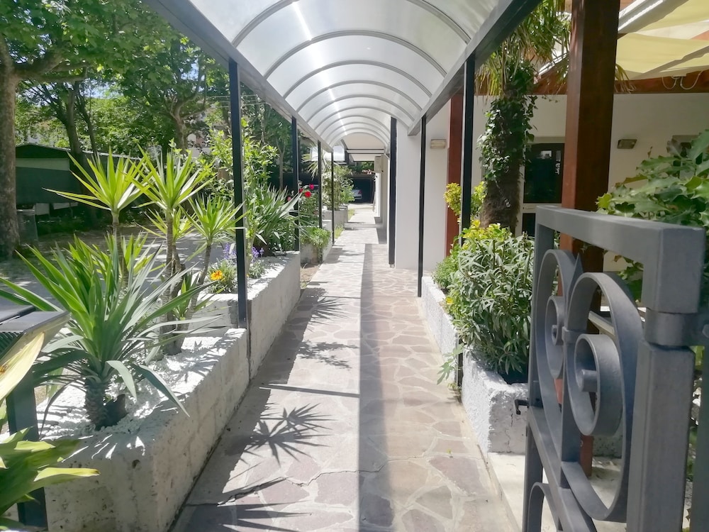 Hotel Rita 34/40