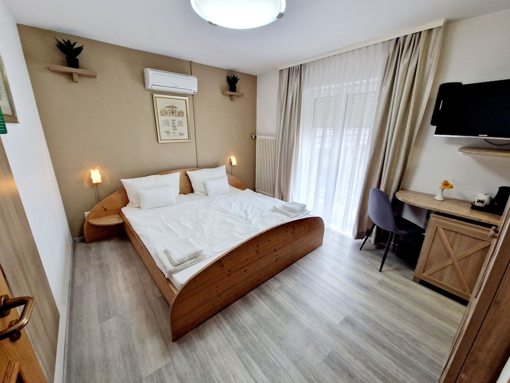 Hotel Rheintal 27/49