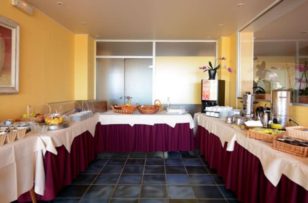 Sun Beach Hotel 37/50