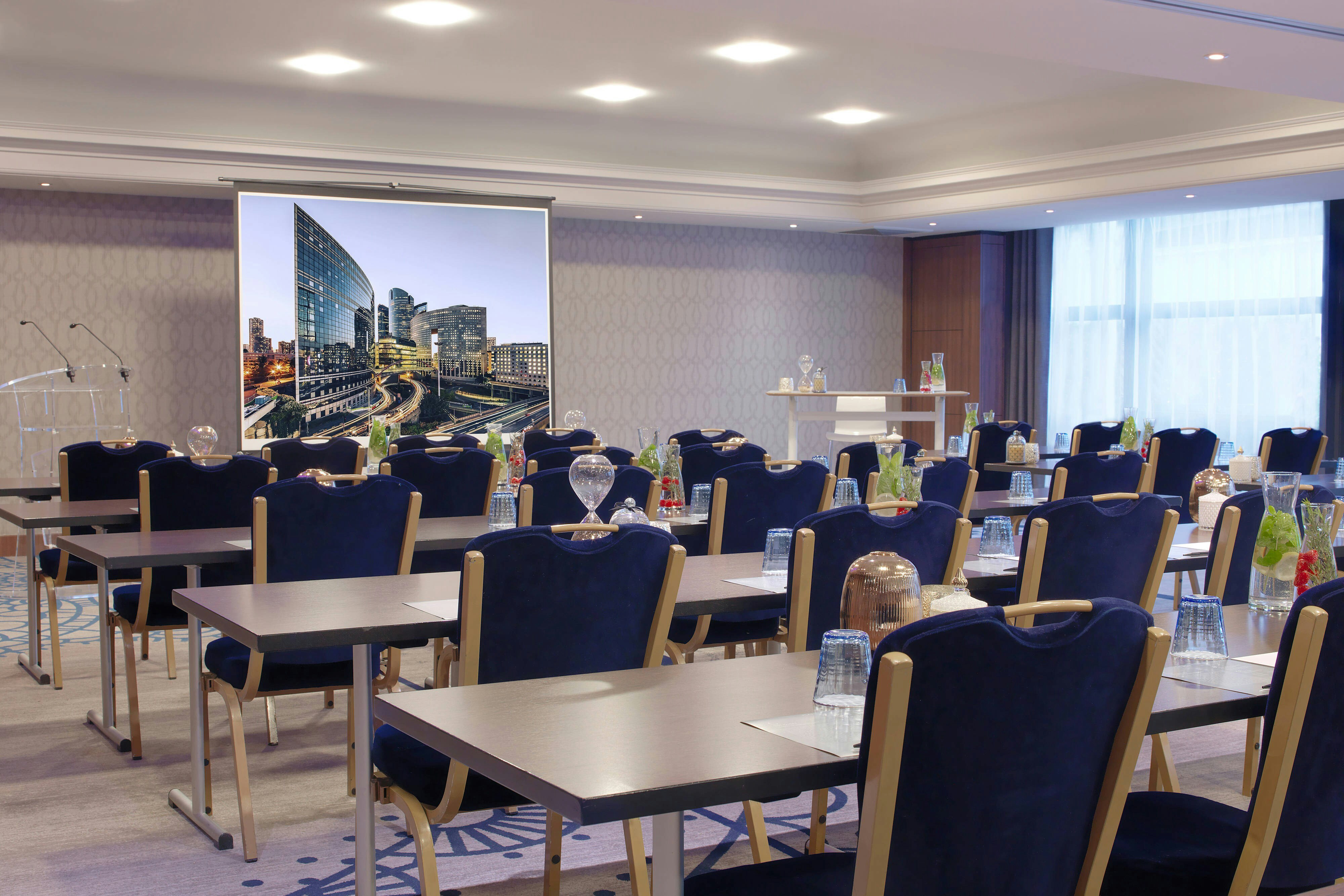 RENAISSANCE PARIS LA DEFENSE HOTEL 27/34